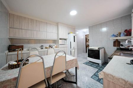 Casa à venda com 130m², 3 quartos e 2 vagasCozinha