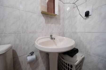 Casa à venda com 130m², 3 quartos e 2 vagasBanheiro 1