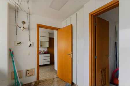Apartamento à venda com 229m², 4 quartos e 4 vagasÁrea de Serviço