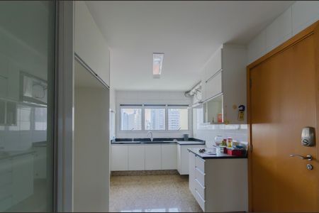 Apartamento à venda com 229m², 4 quartos e 4 vagasCozinha