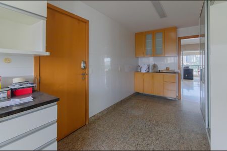 Apartamento à venda com 229m², 4 quartos e 4 vagasCozinha