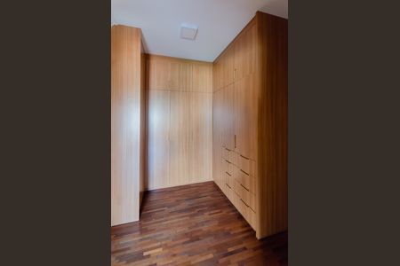 Apartamento à venda com 229m², 4 quartos e 4 vagasSuíte 4