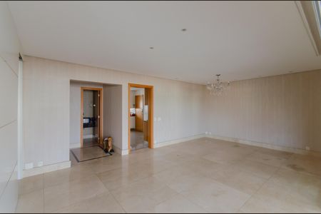Apartamento à venda com 229m², 4 quartos e 4 vagasSala