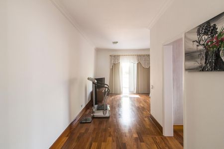 Casa à venda com 500m², 4 quartos e 4 vagas Casa à venda com 500m², 4 quartos e 4 vagasCorredor