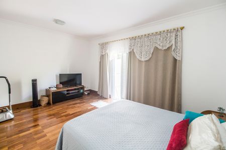 Casa à venda com 500m², 4 quartos e 4 vagas Casa à venda com 500m², 4 quartos e 4 vagasSuíte 4