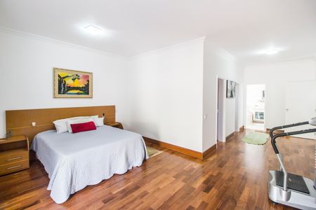 Casa à venda com 500m², 4 quartos e 4 vagas Casa à venda com 500m², 4 quartos e 4 vagasSuíte 4