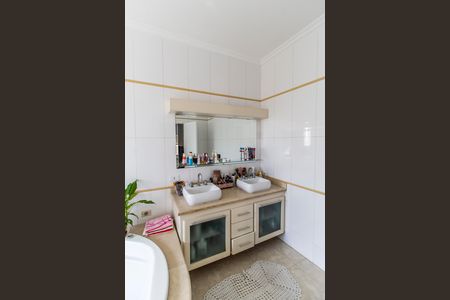 Casa à venda com 500m², 4 quartos e 4 vagas Casa à venda com 500m², 4 quartos e 4 vagasBanheiro da Suíte
