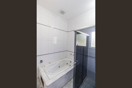 Casa à venda com 500m², 4 quartos e 4 vagas Casa à venda com 500m², 4 quartos e 4 vagasBanheiro Corredor