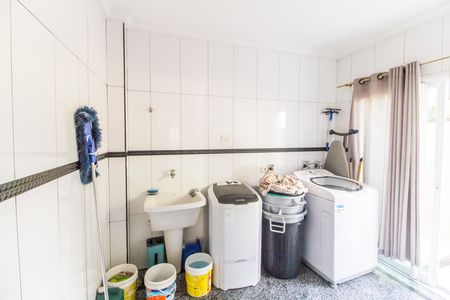 Casa à venda com 500m², 4 quartos e 4 vagas Casa à venda com 500m², 4 quartos e 4 vagasÁrea de Serviço