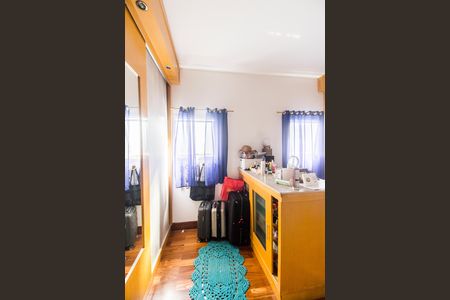 Casa à venda com 500m², 4 quartos e 4 vagas Casa à venda com 500m², 4 quartos e 4 vagasCloset da suíte