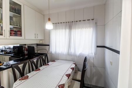 Casa à venda com 500m², 4 quartos e 4 vagas Casa à venda com 500m², 4 quartos e 4 vagasÁrea de Serviço