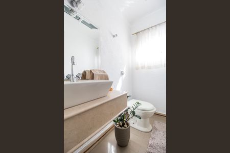 Casa à venda com 500m², 4 quartos e 4 vagas Casa à venda com 500m², 4 quartos e 4 vagasLavabo