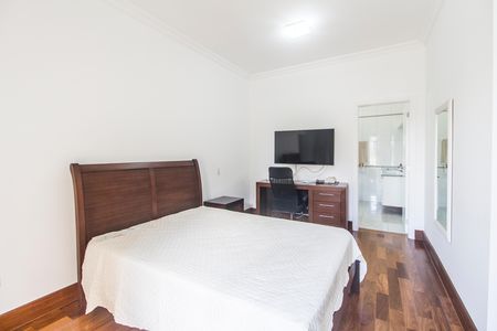 Casa à venda com 500m², 4 quartos e 4 vagas Casa à venda com 500m², 4 quartos e 4 vagasSuíte 3