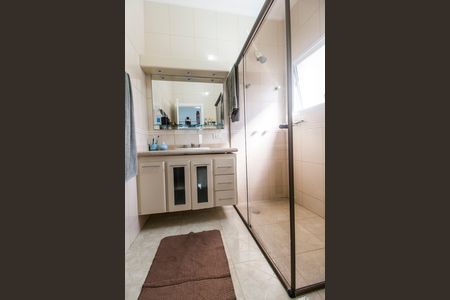 Casa à venda com 500m², 4 quartos e 4 vagas Casa à venda com 500m², 4 quartos e 4 vagasBanheiro da Suíte