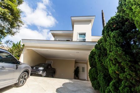 Casa à venda com 500m², 4 quartos e 4 vagas Casa à venda com 500m², 4 quartos e 4 vagasVista da Rua