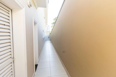 Casa à venda com 500m², 4 quartos e 4 vagas Casa à venda com 500m², 4 quartos e 4 vagasEntrada