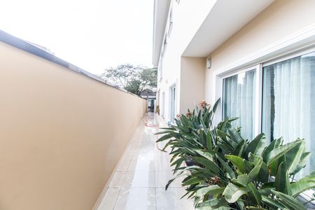 Casa à venda com 500m², 4 quartos e 4 vagas Casa à venda com 500m², 4 quartos e 4 vagasEntrada