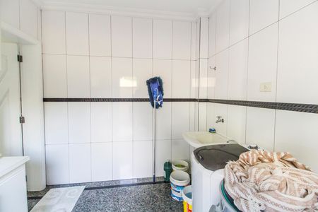 Casa à venda com 500m², 4 quartos e 4 vagas Casa à venda com 500m², 4 quartos e 4 vagasÁrea de Serviço
