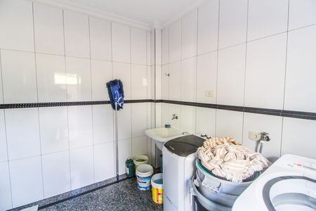 Casa à venda com 500m², 4 quartos e 4 vagas Casa à venda com 500m², 4 quartos e 4 vagasÁrea de Serviço