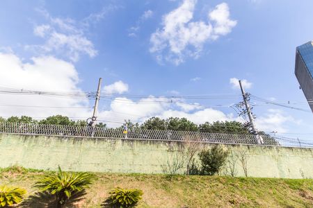 Casa à venda com 500m², 4 quartos e 4 vagas Casa à venda com 500m², 4 quartos e 4 vagasVista da Varanda