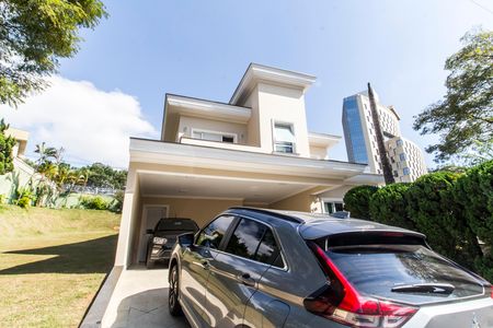 Garagem de casa à venda com 4 quartos, 500m² em Alphaville Residencial Um, Barueri