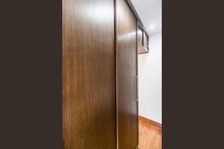 Casa à venda com 500m², 4 quartos e 4 vagas Casa à venda com 500m², 4 quartos e 4 vagasCloset da suíte