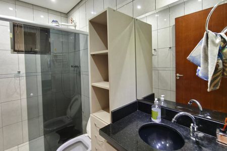 Casa para alugar com 248m², 3 quartos e 4 vagas Casa para alugar com 248m², 3 quartos e 4 vagasBanheiro Social