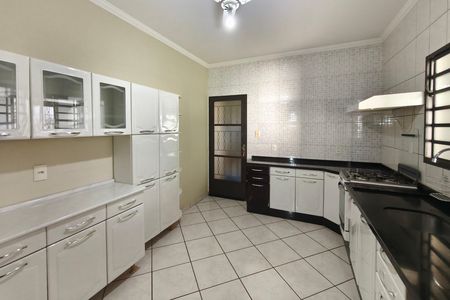 Casa para alugar com 248m², 3 quartos e 4 vagas Casa para alugar com 248m², 3 quartos e 4 vagasCozinha