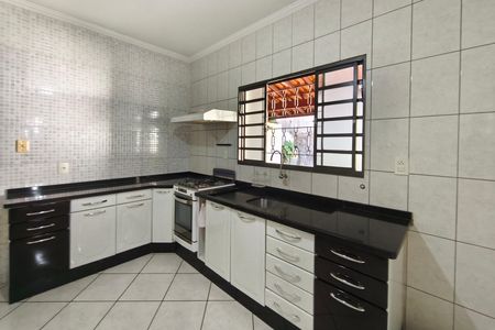Casa para alugar com 248m², 3 quartos e 4 vagas Casa para alugar com 248m², 3 quartos e 4 vagasCozinha