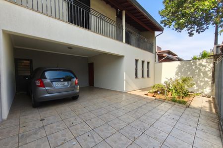 Casa para alugar com 248m², 3 quartos e 4 vagas Casa para alugar com 248m², 3 quartos e 4 vagasQuintal - Garagem