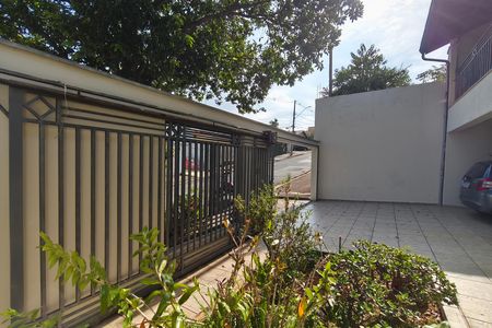 Casa para alugar com 248m², 3 quartos e 4 vagas Casa para alugar com 248m², 3 quartos e 4 vagasQuintal - Garagem