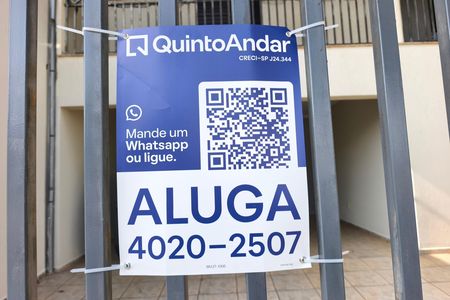 Casa para alugar com 248m², 3 quartos e 4 vagas Casa para alugar com 248m², 3 quartos e 4 vagasPLACA INSTALADA NA FACHADA