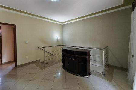 Casa para alugar com 248m², 3 quartos e 4 vagas Casa para alugar com 248m², 3 quartos e 4 vagasSala de Estar