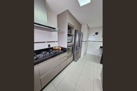 Apartamento à venda com 130m², 3 quartos e 3 vagas