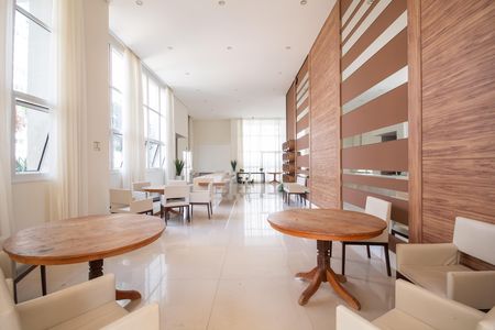 Apartamento à venda com 83m², 3 quartos e 1 vaga Apartamento à venda com 83m², 3 quartos e 1 vagaÁrea comum - Salão de festas