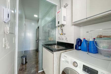 Apartamento à venda com 83m², 3 quartos e 1 vaga Apartamento à venda com 83m², 3 quartos e 1 vagaCozinha e Área de Serviço