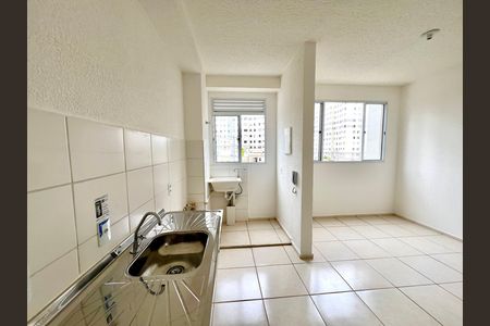 Apartamento para alugar com 55m², 2 quartos e 1 vaga Apartamento para alugar com 55m², 2 quartos e 1 vagaCozinha e Área de Serviço