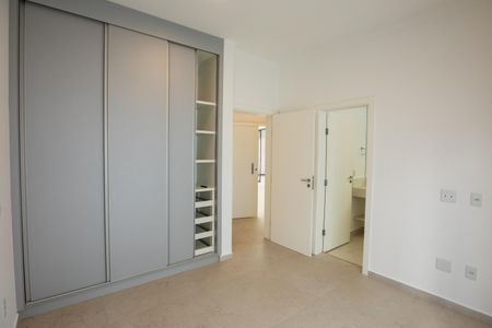Casa de condomínio para alugar com 261m², 3 quartos e 4 vagasSuíte 2