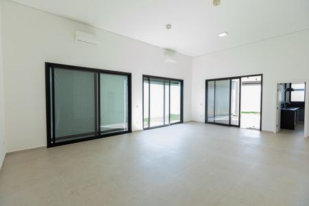 Casa de condomínio para alugar com 261m², 3 quartos e 4 vagasSala 
