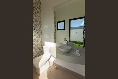Casa de condomínio para alugar com 261m², 3 quartos e 4 vagasBanheiro Externo