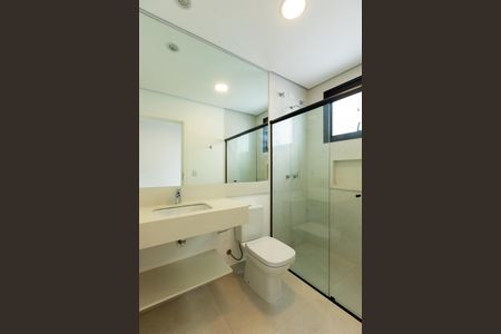 Casa de condomínio para alugar com 261m², 3 quartos e 4 vagasBanheiro da Suíte 2