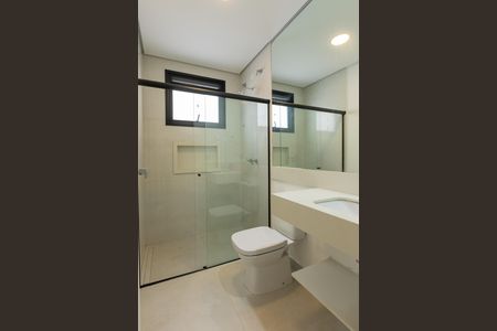 Casa de condomínio para alugar com 261m², 3 quartos e 4 vagasBanheiro da Suíte 3