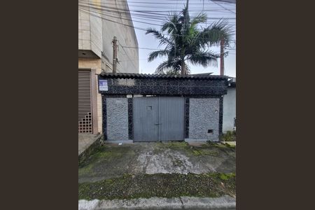 Casa à venda com 100m², 2 quartos e 4 vagas Casa à venda com 100m², 2 quartos e 4 vagasFachada