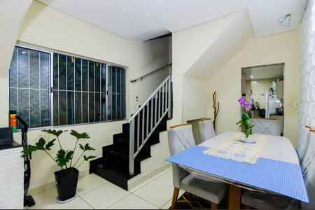 Casa à venda com 100m², 2 quartos e 4 vagasSala