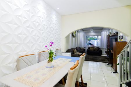 Casa à venda com 100m², 2 quartos e 4 vagasSala