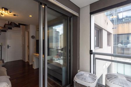 Apartamento à venda com 112m², 1 quarto e 1 vaga Apartamento à venda com 112m², 1 quarto e 1 vagaVaranda e Área de serviço