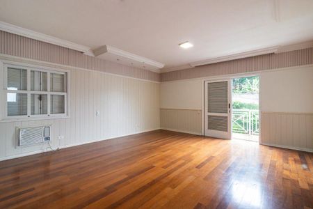 Casa à venda com 417m², 3 quartos e 4 vagas