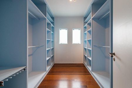 Casa à venda com 417m², 3 quartos e 4 vagas