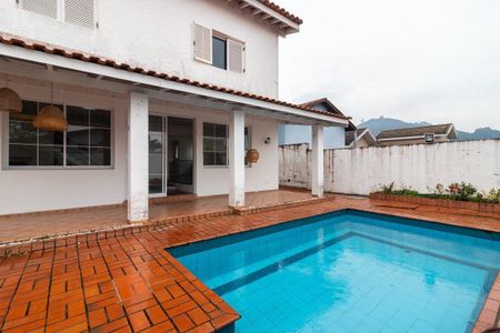 Casa à venda com 417m², 3 quartos e 4 vagas