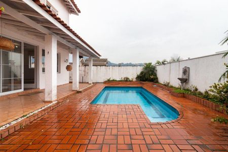 Casa à venda com 417m², 3 quartos e 4 vagas